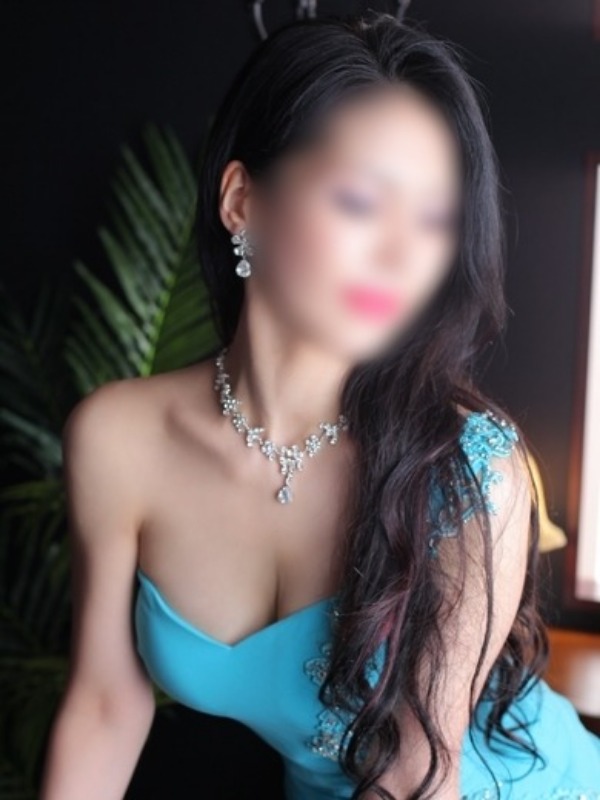 名取(なとり)（39歳）のプロフィール写真｜東京セレブな美人妻