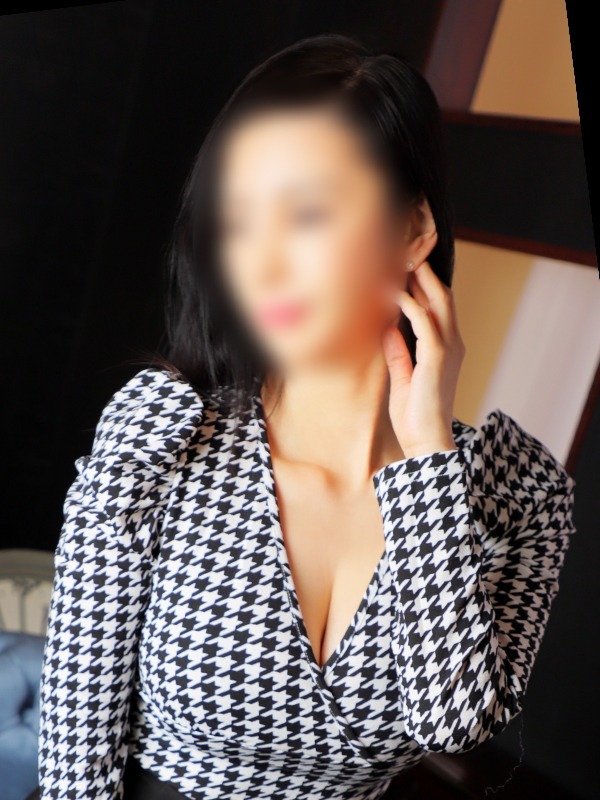 沖田(おきた)（43歳）のプロフィール写真｜東京セレブな美人妻