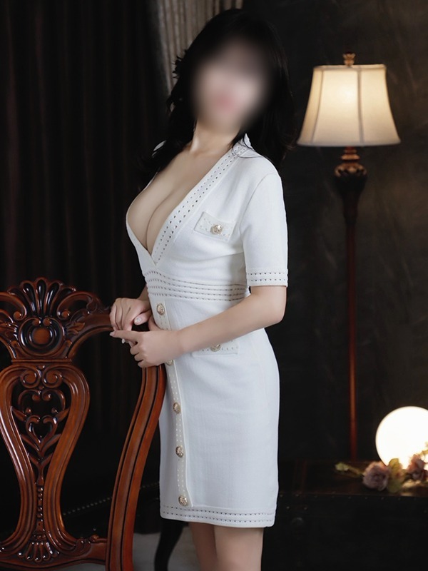 潮波(しおなみ)(47歳)の写真8枚目|東京セレブな美人妻